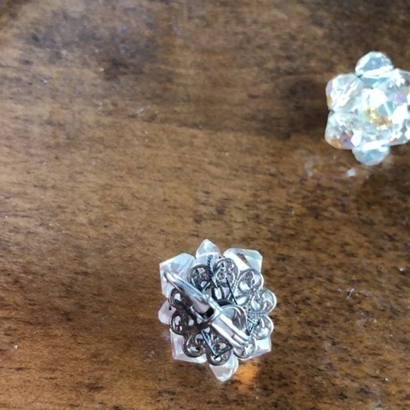 Vintage Clip On Earrings - Picture 3 of 3